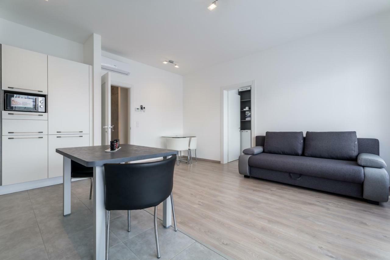 Bpr Chic White Home With Terrace & A/C & Garage Budapest Eksteriør billede